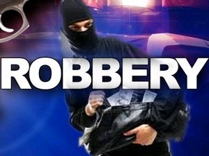 வீட்டின் கதவை உடைத்து 31 பவுன் நகை கொள்ளை : மர்ம நபர்களுக்கு போலீஸ் வலைவீச்சு!