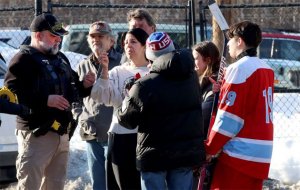 அமெரிக்காவில் பயங்கரம்: ஹாக்கி விளையாட்டின் போது துப்பாக்கிச் சூடு – 3 பேர் பலி!